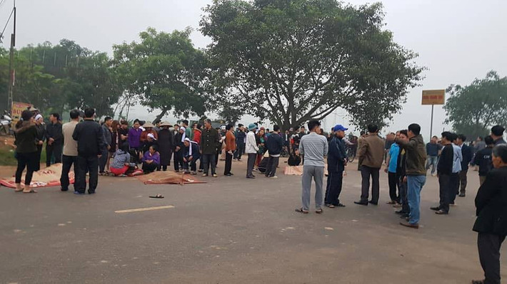 Thi thể các nạn nhân tử vong ở hiện trường.