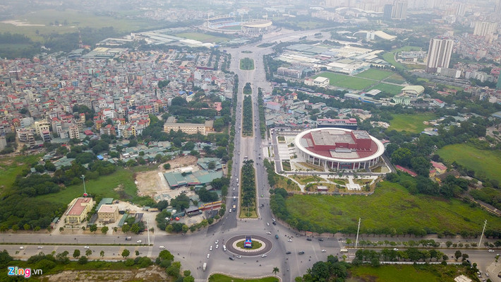 Ông Nguyễn Đức Chung - Chủ tịch UBND TP Hà Nội cho biết, việc đăng cai đua xe F1 là cơ hội để quảng bá hình ảnh Hà Nội, Việt Nam ra bạn bè quốc tế. Hà Nội dự kiến chặng đua xe F1 sẽ bắt đầu từ năm 2020, và diễn ra vào tháng 4 hàng năm, trong khoảng 1 tuần. (Ảnh: Zing)