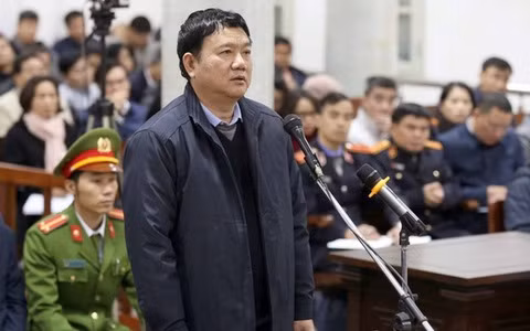 Tiếp đó, vào năm 2019, ông Đinh La Thăng bị Cơ quan An ninh điều tra Bộ Công an khởi tố về tội Vi phạm quy định về đầu tư công trình xây dựng gây hậu quả nghiêm trọng" quy định tại điều 224 Bộ luật hình sự trong vụ Ethanol Phú Thọ.