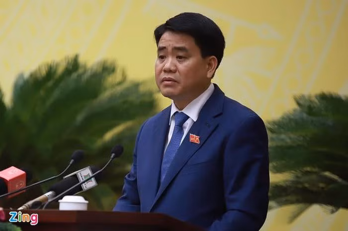 Ông Chung từng nhiều năm làm công tác điều tra hình sự, lần lượt giữ các chức vụ Phó phòng, rồi Trưởng phòng Cảnh sát Hình sự, Phó giám đốc Công an TP, Thủ trưởng Cơ quan cảnh sát điều tra Công an TP Hà Nội. Ảnh: Zing.