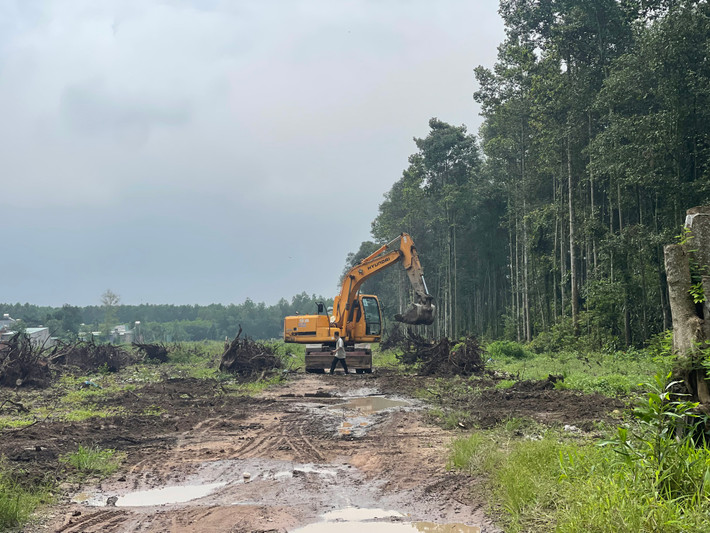 Nguyên nhân chủ yếu do công tác kiểm đếm chậm khi nguồn nhân lực tại các đơn vị thực hiện giải phóng mặt bằng của tỉnh Đồng Nai chưa đáp ứng khối lượng công việc; đơn giá bồi thường giải phóng mặt bằng chưa được phê duyệt. (Ảnh: Báo Giao thông).