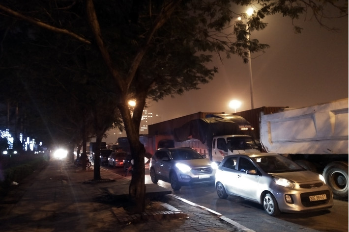 Hầu như không còn làn đường nào cho xe máy.