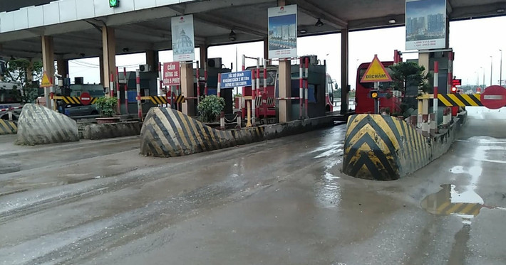 Sáng ngày 21/1/2019, đã là 2 tháng 3 ngày, BOT Bắc Thăng Long - Nội Bài (Hà Nội) vẫn đang phải xả trạm do gặp phải sự phản đối kịch liệt của cánh tài xế về việc thu phí hộ dự án xây dựng quốc lộ 2, đoạn tránh TP Vĩnh Yên (Vĩnh Phúc). Việc phản đối diễn ra từ ngày 18/12/2018.