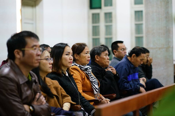 Những người có nhiệm vụ, nghĩa vụ liên quan tại tòa.