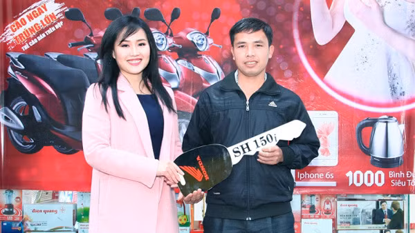 Hiện bà Nga sở hữu hơn 4,125 triệu cổ phiếu DQC, tương đương 12% vốn điều lệ.