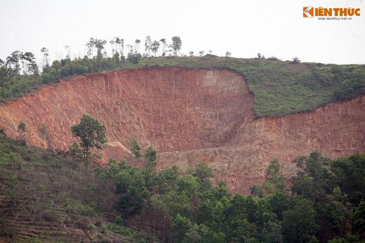 Trước khi khai thác, doanh nghiệp này phải đăng đăng ký ngày bắt đầu xây dựng cơ bản mỏ, ngày bắt đầu khai thác, thông báo về giám đốc điều hành mỏ, kế hoạch khai thác, chế biến tại cơ quan quản lý nhà nước có thẩm quyền theo quy định.