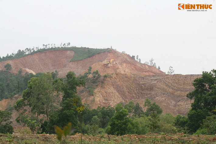 Như Kiến Thức đã phản ánh, ngày 29/3/2019, Bộ Tài nguyên và Môi trường đã cấp giấy phép cho Công ty cổ phần xi măng Xuân Thành khai thác bằng phương pháp lộ thiên đá sét xi măng Khe Non 2 thuộc các xã Thanh Hương, Thanh Lưu, Liêm Sơn (huyện Thanh Liêm, tỉnh Hà Nam).
