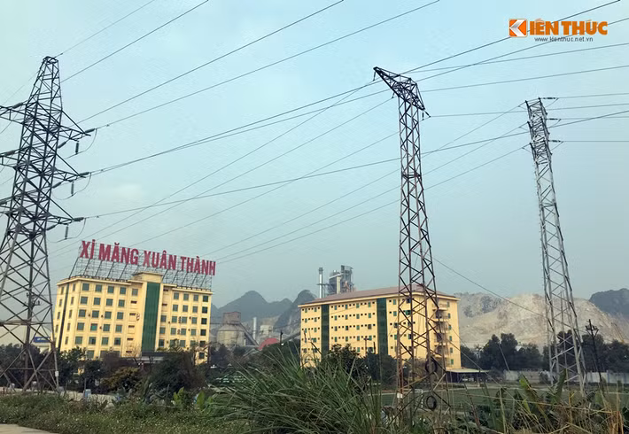 Khu vực nhà máy của Công ty cổ phần xi măng Xuân Thành ở Hà Nam.