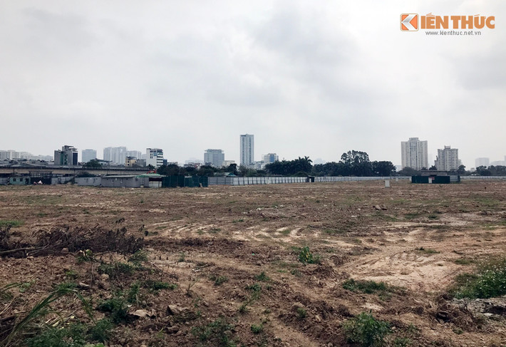 Ngạc nhiên hơn, là trao đổi PV Kiến Thức đại diện Tổ quản lý quản lý trật tự xây dựng và đô thị phường Xuân Đỉnh (Hà Nội) cho biết, Dự án The Jade Orchid vẫn đang hoàn thiện hồ sơ, các thủ tục pháp lý có liên quan chưa đầy đủ. Trước đó, phường đã lập biên bản vi phạm quy định về khởi công xây dựng công trình số tiền là 17,5 triệu đồng.