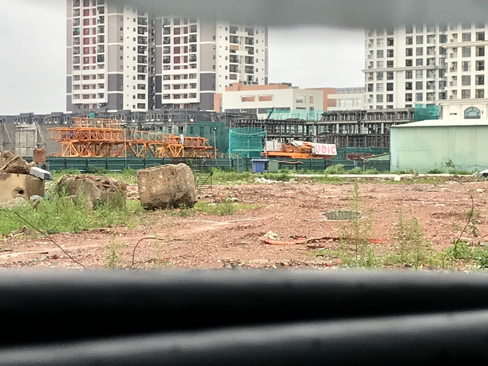 Bên trong dự án The Lotus Center không có bất kỳ máy móc cũng như hoạt động xây dựng nào.