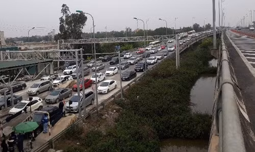 Tac duong 6km, VEC E tron xa tram con “vuot luat” cam xe-Hinh-2