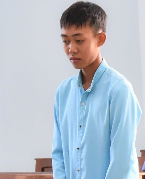 Hai lần quan hệ tình dục với bạn gái nhí, lãnh 12 năm tù Hai lan quan he tinh duc voi ban gai nhi, lanh 12 nam tu