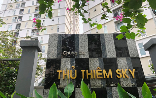 Điều tra nguyên nhân bé gái rơi tầng 14 Chung cư Thủ Thiêm Sky Dieu tra nguyen nhan be gai roi tang 14 Chung cu Thu Thiem Sky