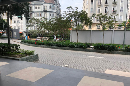 Điều tra nguyên nhân bé gái rơi tầng 14 Chung cư Thủ Thiêm Sky - Hình 2 Dieu tra nguyen nhan be gai roi tang 14 Chung cu Thu Thiem Sky-Hinh-2