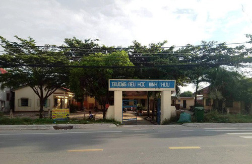 Bộ GD-ĐT vào cuộc: Đình chỉ công tác cô giáo bạo hành học sinh tại Long An - Hình 2 Bo GD-DT vao cuoc: Dinh chi cong tac co giao bao hanh hoc sinh tai Long An-Hinh-2