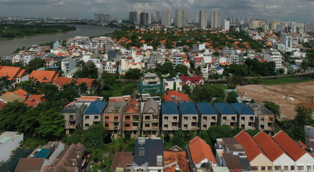Cận cảnh khu biệt thự bỏ hoang ở phố nhà giàu Thảo Điền - Hình 8 Can canh khu biet thu bo hoang o pho nha giau Thao Dien-Hinh-8