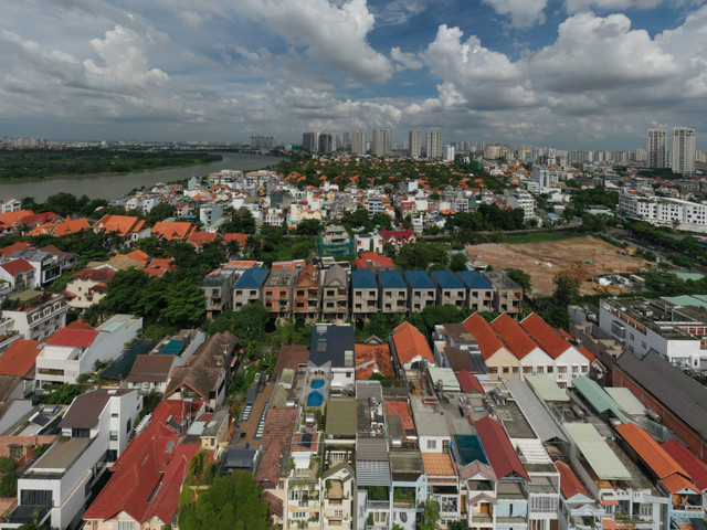 Cận cảnh khu biệt thự bỏ hoang ở phố nhà giàu Thảo Điền Can canh khu biet thu bo hoang o pho nha giau Thao Dien