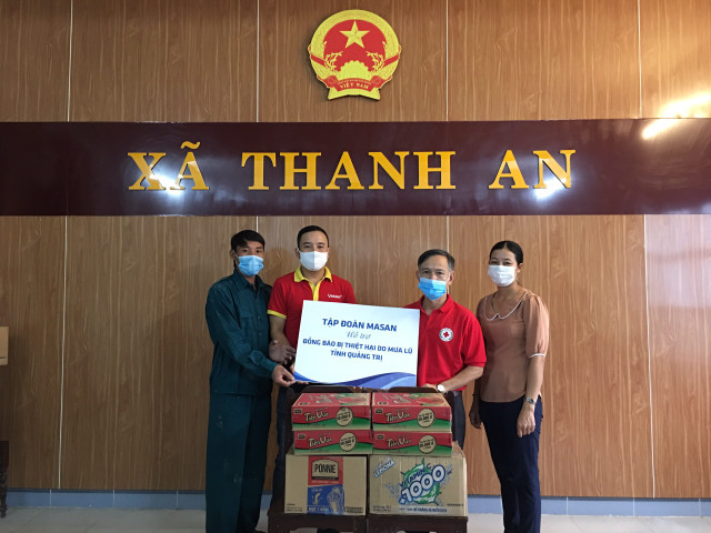 Tập đoàn Masan ủng hộ 6 tấn thịt viên và hàng trăm ngàn sản phẩm thiết yếu đến người dân miền Trung Tap doan Masan ung ho 6 tan thit vien va hang tram ngan san pham thiet yeu den nguoi dan mien Trung