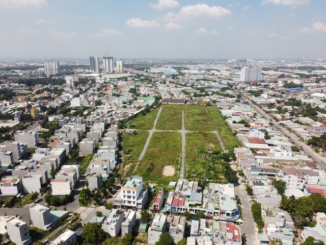 Toan canh Khu nha o thuong mai duong sat Di An dinh lum xum-Hinh-2