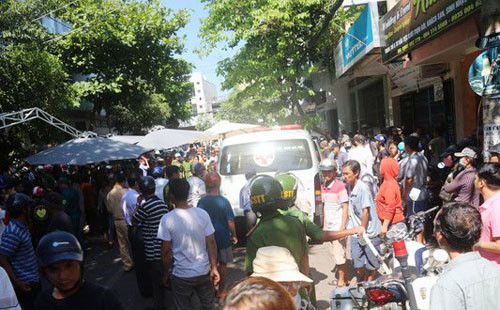 Người lái ôtô Lexus lao vào đám tang là doanh nhân… đi viếng tang Nguoi lai oto Lexus lao vao dam tang la doanh nhan… di vieng tang