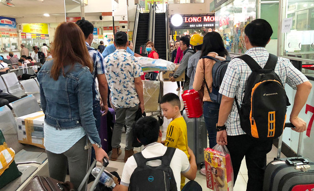 Hinh anh phuc vu Tet cuoi cung tai ben xe lon nhat mien Nam