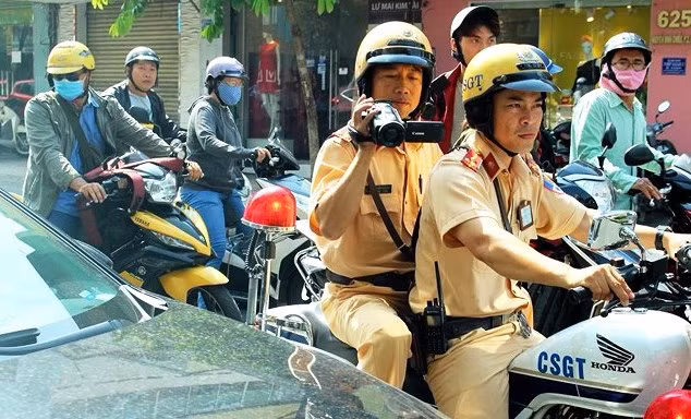 CSGT se xu ly xe tai vao duong cam qua hinh anh, clip do nguoi dan cung cap
