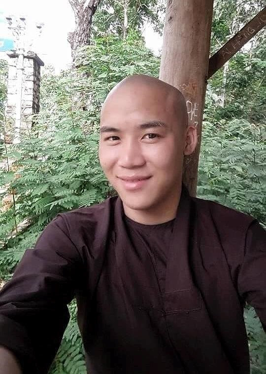 Thân thể bé trai 11 tuổi rướm máu, lở loét vì bị thầy chùa đánh đập dã man - Hình 6 Than the be trai 11 tuoi ruom mau, lo loet vi bi thay chua danh dap da man-Hinh-6