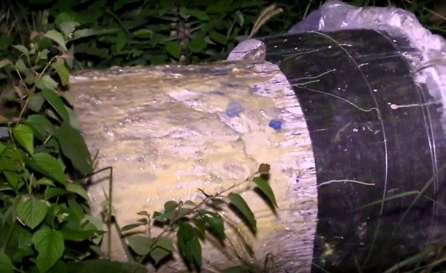 Chùm ảnh: Công an Bình Dương thực nghiệm hiện trường vụ giết người giấu xác trong bê tông - Hình 7 Chum anh: Cong an Binh Duong thuc nghiem hien truong vu giet nguoi giau xac trong be tong-Hinh-7