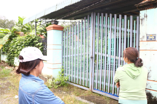 Chùm ảnh: Công an Bình Dương thực nghiệm hiện trường vụ giết người giấu xác trong bê tông - Hình 3 Chum anh: Cong an Binh Duong thuc nghiem hien truong vu giet nguoi giau xac trong be tong-Hinh-3