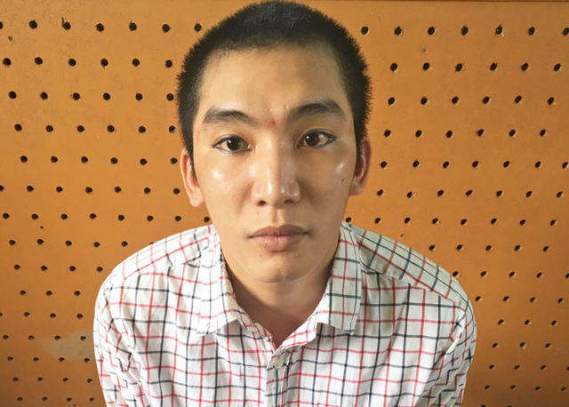 Bắt quả tang bạn gái ngủ với người lạ, thanh niên cầm dao đâm chết tình địch Bat qua tang ban gai ngu voi nguoi la, thanh nien cam dao dam chet tinh dich