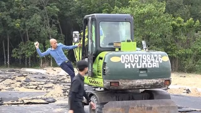 Nu nhan vien Alibaba ra lenh dap pha xe doan cuong che lanh 4 nam 6 thang tu-Hinh-2