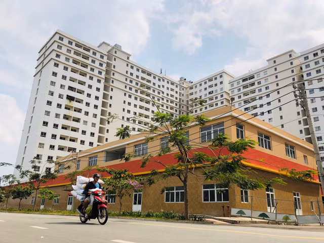 TP HCM ban nha tai dinh cu de tang nguon thu ngan sach