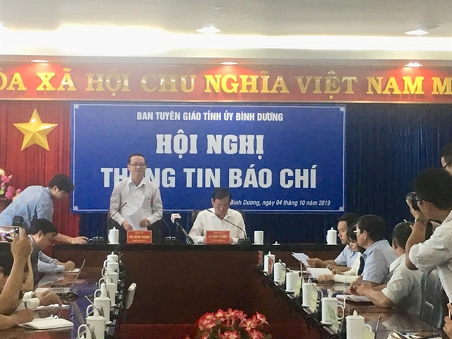 Lãnh đạo tỉnh Bình Dương nói gì về vụ bán 43ha đất công giá bèo? - Hình 8 Lanh dao tinh Binh Duong noi gi ve vu ban 43ha dat cong gia beo?-Hinh-8