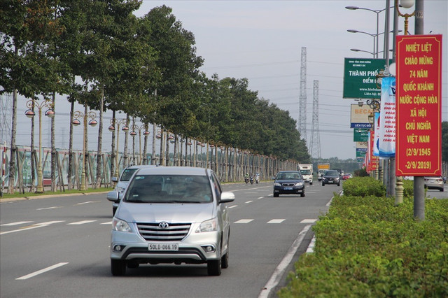 Lãnh đạo tỉnh Bình Dương nói gì về vụ bán 43ha đất công giá bèo? - Hình 9 Lanh dao tinh Binh Duong noi gi ve vu ban 43ha dat cong gia beo?-Hinh-9