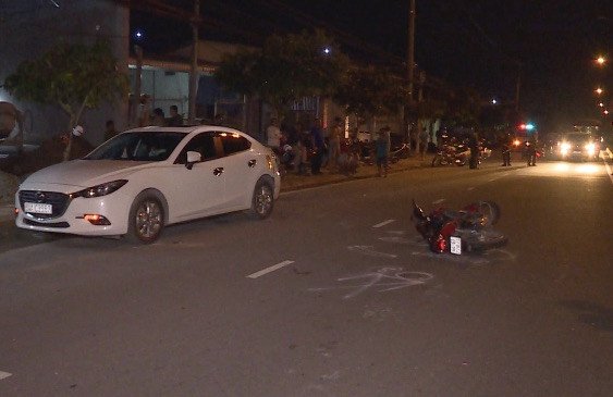 Ôtô Mazda3 va chạm với xe máy khiến một người tử vong trên quốc lộ 53 Oto Mazda3 va cham voi xe may khien mot nguoi tu vong tren quoc lo 53