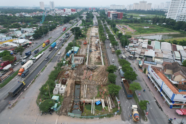 Toàn cảnh hầm chui trăm tỷ ở TP HCM thi công trở lại sau khi bị ‘tuýt còi’ Toan canh ham chui tram ty o TP HCM thi cong tro lai sau khi bi ‘tuyt coi’