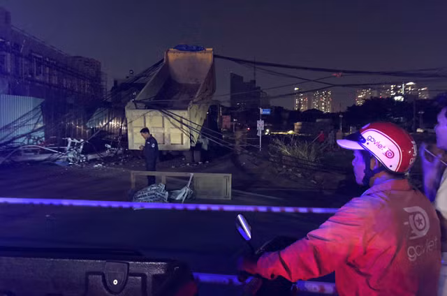 Tru dien trung the do gay tieng no lon, nhieu khu vuc mat dien