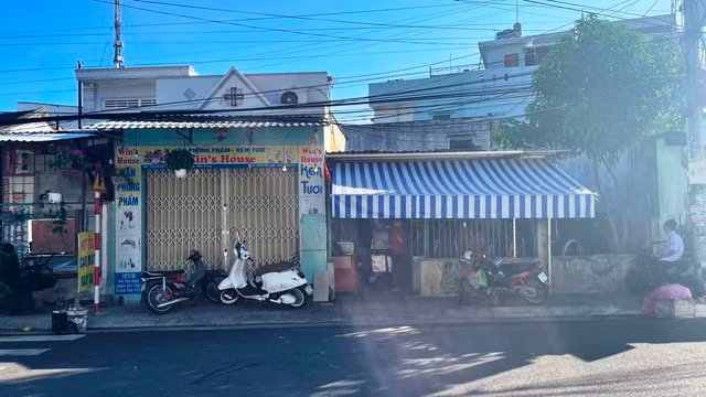 Thong tin moi nhat vu hoc sinh o Nha Trang ngo doc, 1 em tu vong