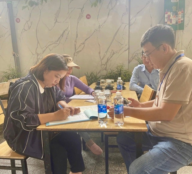 1,4 triệu 4 con sò điệp, quán ăn ở Vũng Tàu “bị soi“ - Hình 3 1,4 trieu 4 con so diep, quan an o Vung Tau “bi soi“-Hinh-3