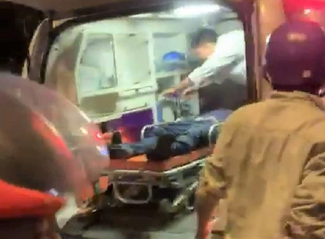 Người đàn ông chạy môtô 400 phân khối chết trên đại lộ ở Sài Gòn - Hình 3 Nguoi dan ong chay moto 400 phan khoi chet tren dai lo o Sai Gon-Hinh-3