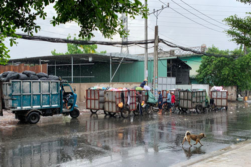 Kinh hoàng môi trường sống, cư dân Him Lam Phú An tìm đường 'tháo chạy' - Hình 2 Kinh hoang moi truong song, cu dan Him Lam Phu An tim duong 'thao chay'-Hinh-2