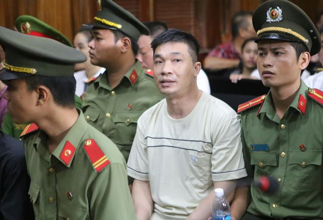 Bị đề nghị mức án 20 năm tù, hot girl Ngọc Miu oà khóc nức nở ngay tại toà Bi de nghi muc an 20 nam tu, hot girl Ngoc Miu oa khoc nuc no ngay tai toa