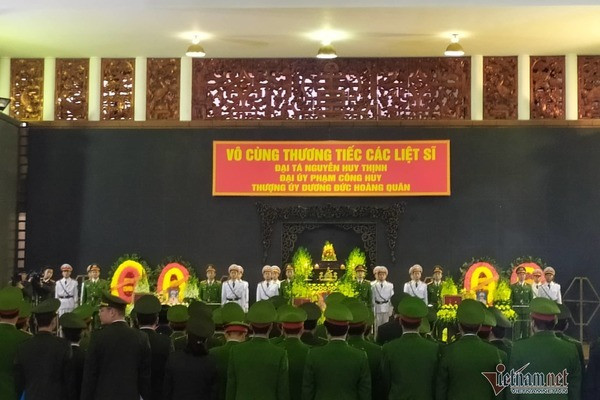 Các bị can nhiều lần dội xăng, thiêu chết ba chiến sỹ công an ở Đồng Tâm Cac bi can nhieu lan doi xang, thieu chet ba chien sy cong an o Dong Tam