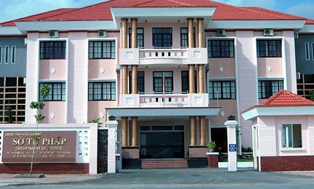 Kỷ luật Phó giám đốc Sở Tư pháp không chấp hành điều động của tỉnh Ky luat Pho giam doc So Tu phap khong chap hanh dieu dong cua tinh