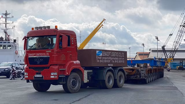 Can canh tau metro so 1 ve toi Sai Gon-Hinh-9