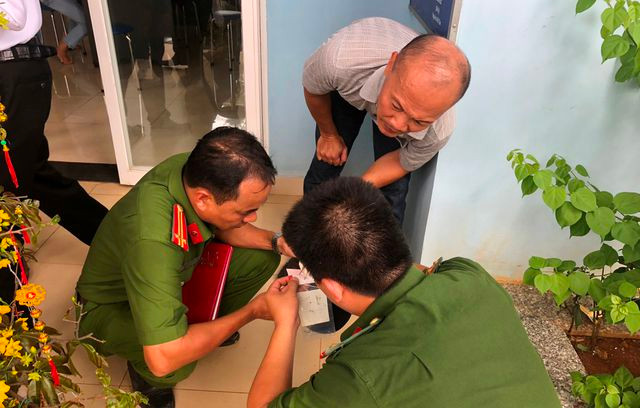 Hai nhân viên cũ cao tốc Sài Gòn - Dầu Giây cướp trạm thu phí lãnh 39 năm tù - Hình 3 Hai nhan vien cu cao toc Sai Gon - Dau Giay cuop tram thu phi lanh 39 nam tu-Hinh-3