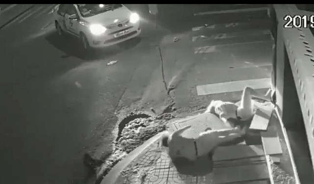 Phẫn nộ tài xế Vinasun bỏ mặc nạn nhân quằn quại sau tai nạn giao thông Phan no tai xe Vinasun bo mac nan nhan quan quai sau tai nan giao thong