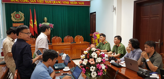 CSGT Đồng Nai bị tố bảo kê xe quá tải: 'Người dân an tâm vấn đề này, tất cả phải được xử lý' CSGT Dong Nai bi to bao ke xe qua tai: 'Nguoi dan an tam van de nay, tat ca phai duoc xu ly'