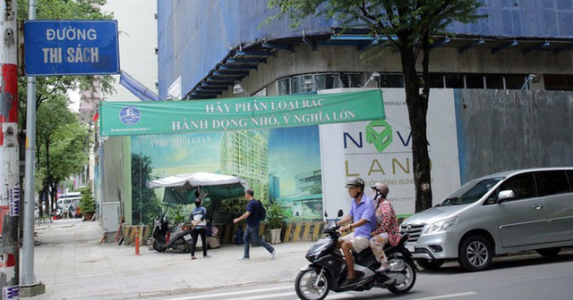 Cựu Phó chủ tịch TP HCM Nguyễn Hữu Tín hầu tòa vì giao đất vàng cho Vũ 'nhôm' Cuu Pho chu tich TP HCM Nguyen Huu Tin hau toa vi giao dat vang cho Vu 'nhom'