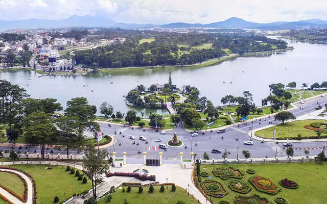 Phan lo, ban nen gan mac khu nghi duong tran lan o Lam Dong